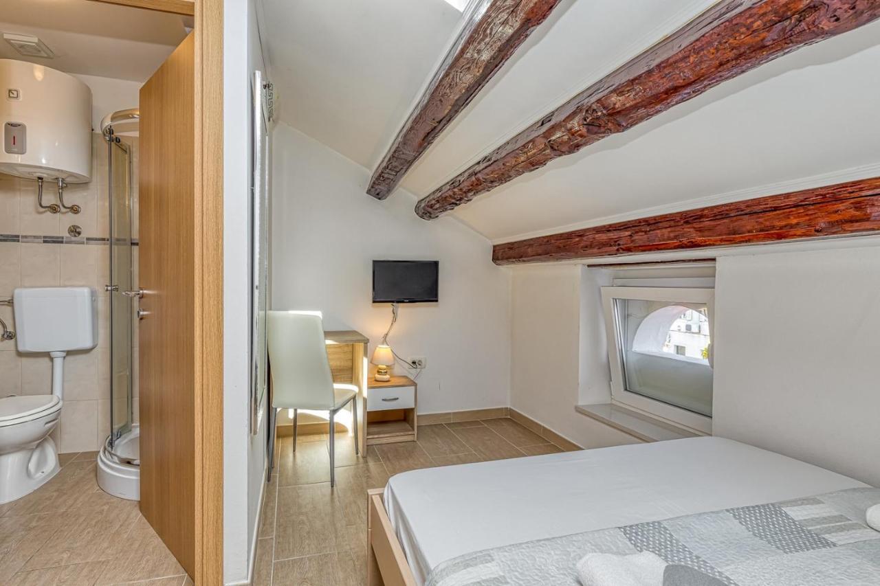 Rooms Vitoria On Joakim Square Poreč Zewnętrze zdjęcie